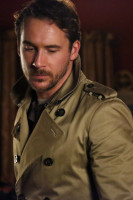 Barry Sloane  photo #