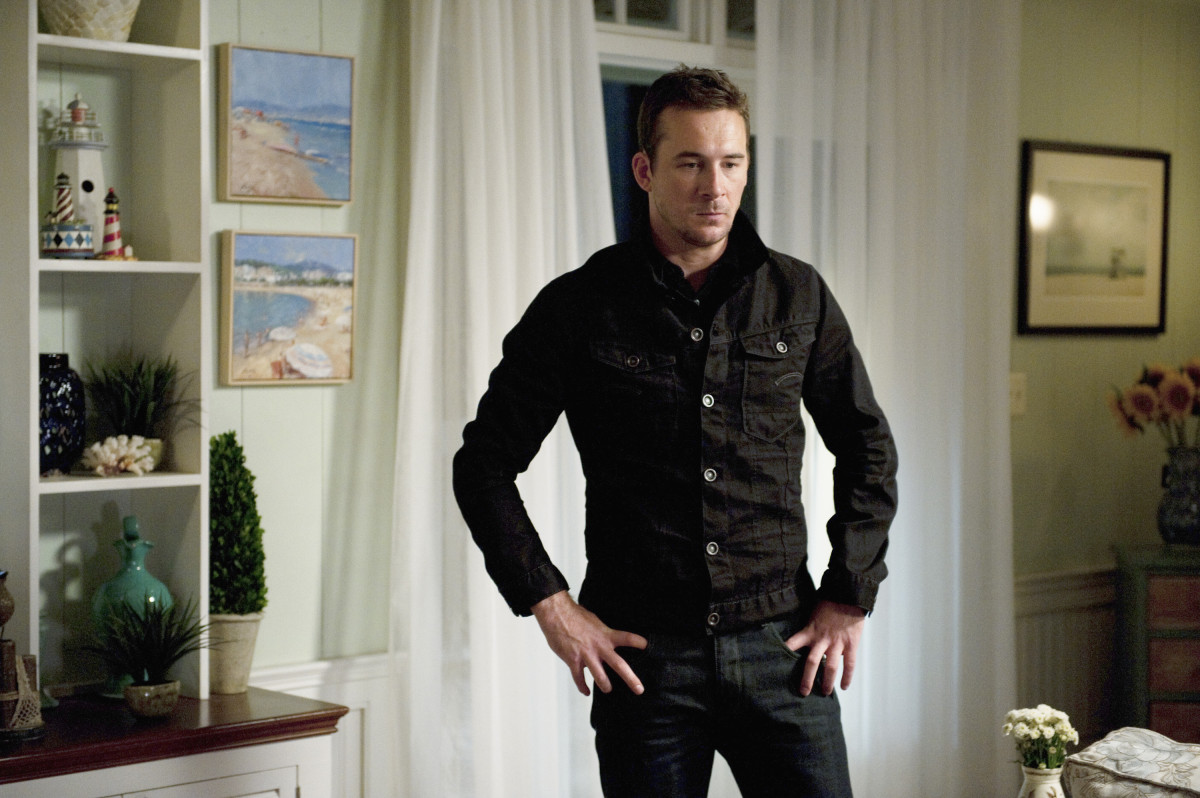 Barry Sloane : pic #782201