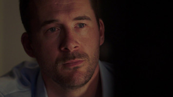 Barry Sloane  photo #