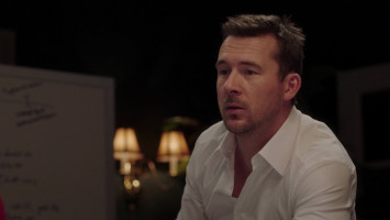 Barry Sloane  photo #