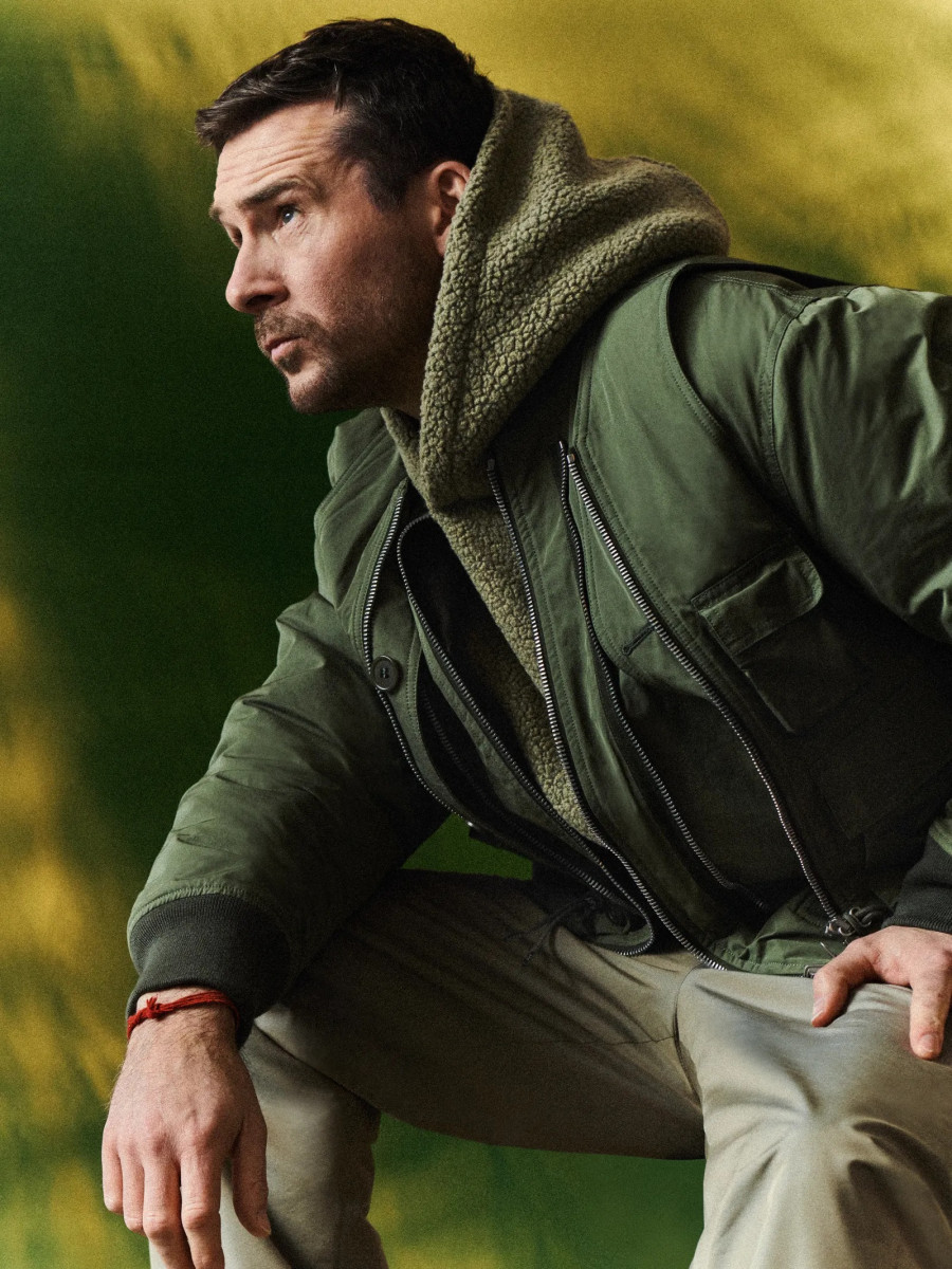 Barry Sloane : pic #1352998