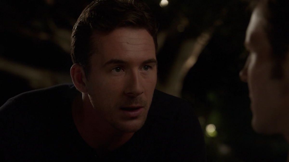 Barry Sloane : pic #1261207