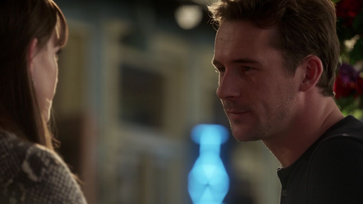 Barry Sloane : pic #1261205