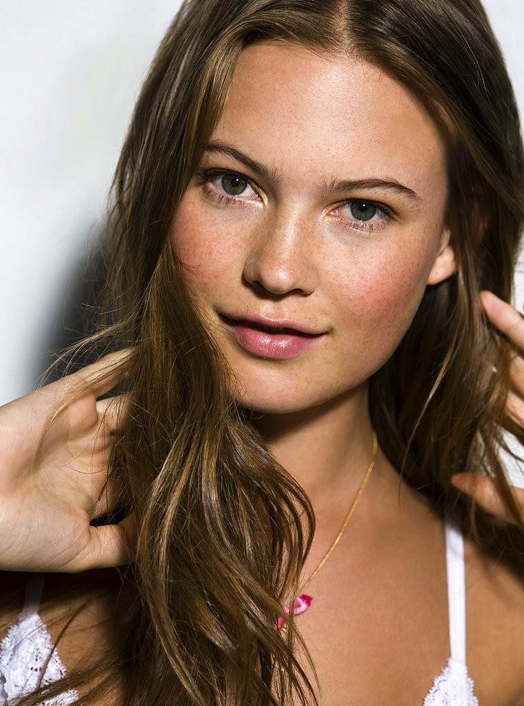 Behati Prinsloo: pic #219422