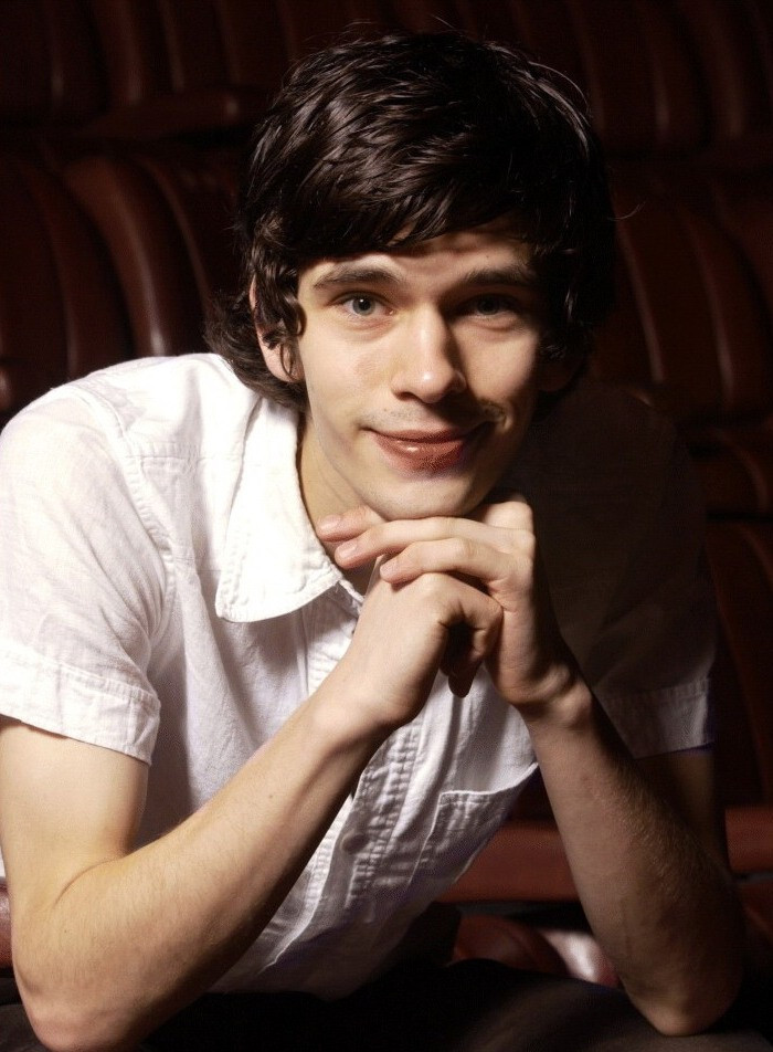 Ben Whishaw: pic #204077