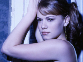 Bethany Joy Galeotti photo #