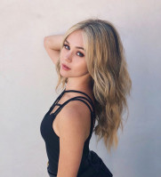 photo 18 in Brec Bassinger gallery [id1061075] 2018-08-26