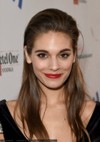 Caitlin Stasey photo #