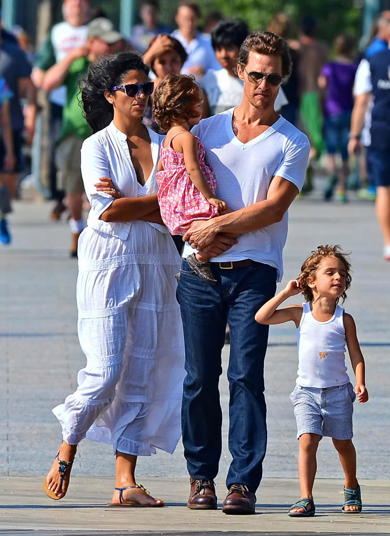 Camila Alves: pic #516009