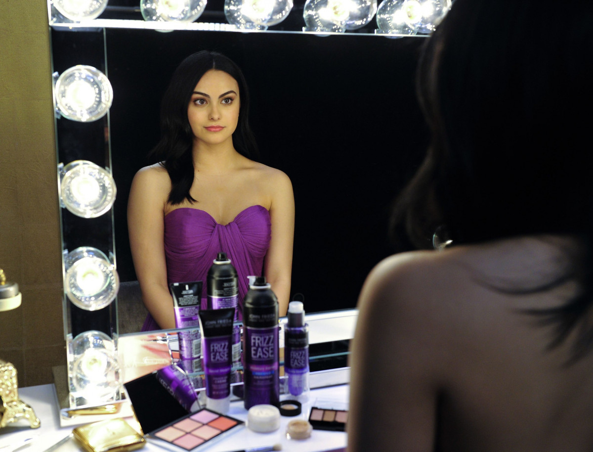 Camila Mendes: pic #1030608