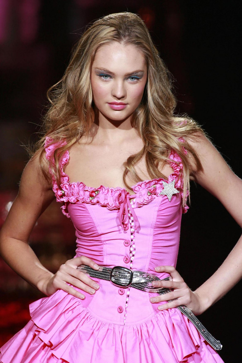 Candice Swanepoel: pic #147759