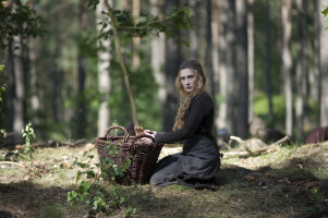 Carice van Houten photo #