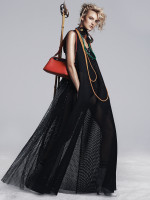 Caroline Trentini photo #