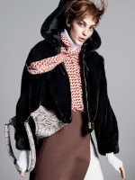 Caroline Trentini photo #
