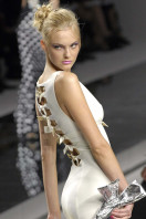 Caroline Trentini photo #