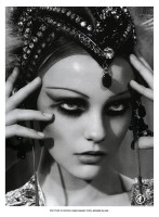 Caroline Trentini photo #