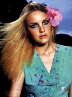 Caroline Trentini photo #