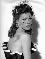 Carre Otis photo #