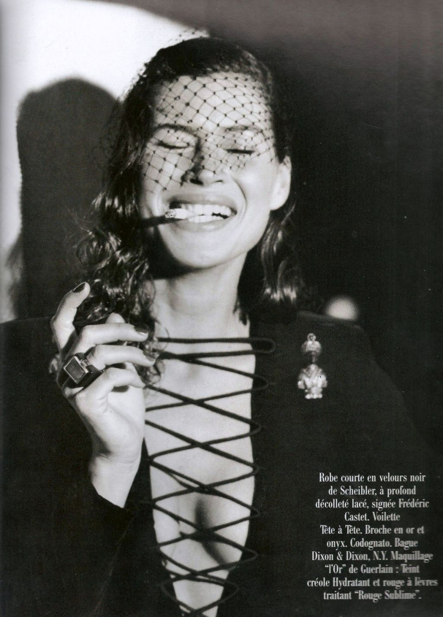 Carre Otis: pic #1321396