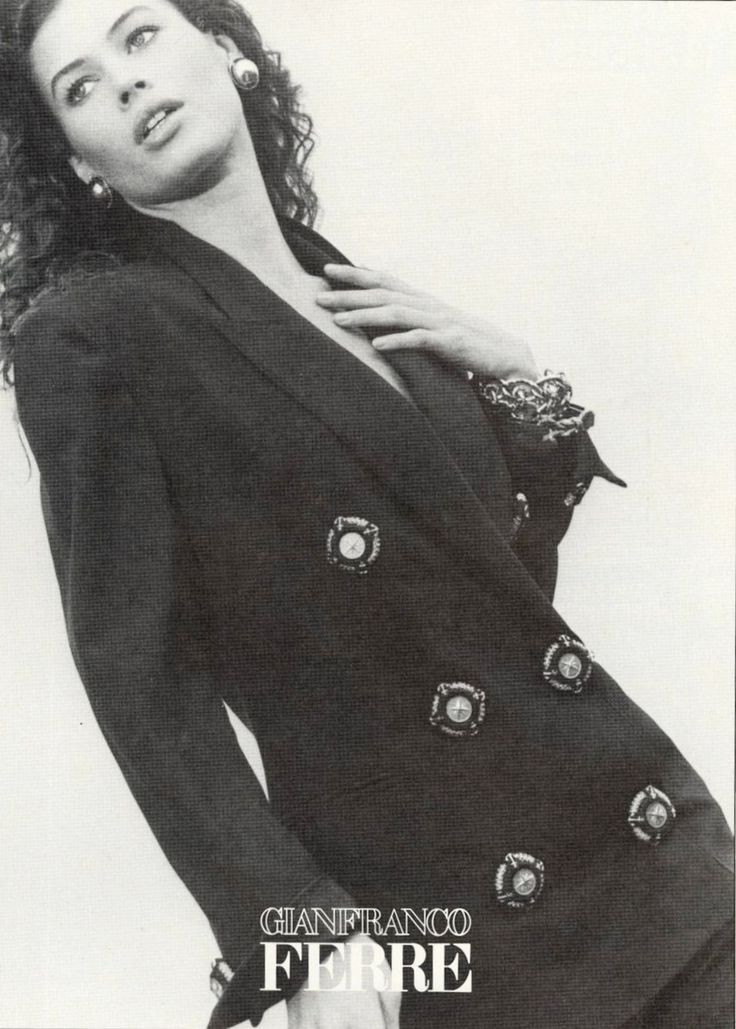 Carre Otis: pic #1321395