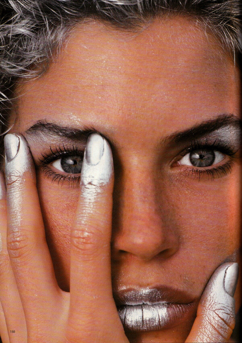 Carre Otis: pic #1349357