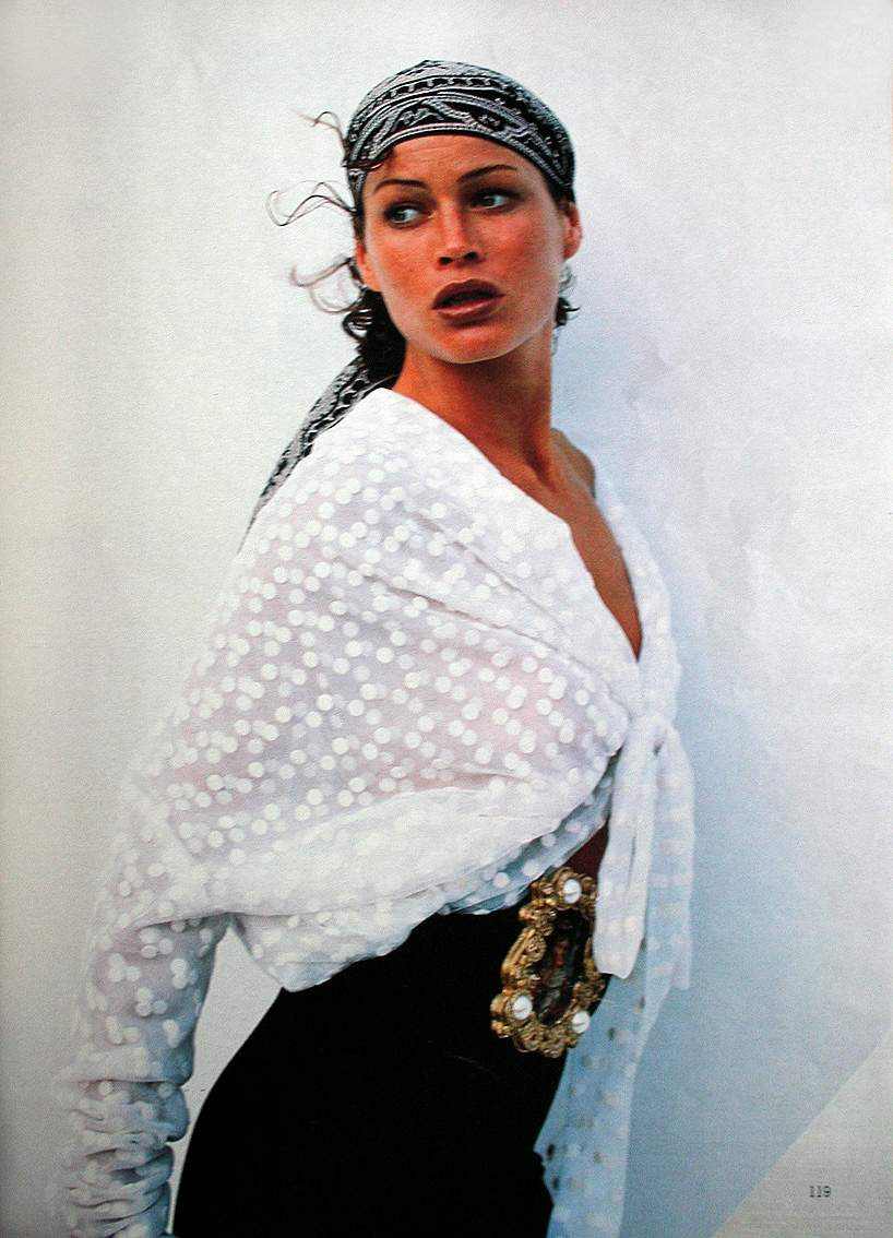 Carre Otis: pic #210355