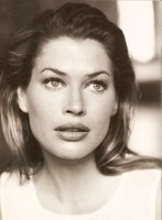 Carre Otis photo #