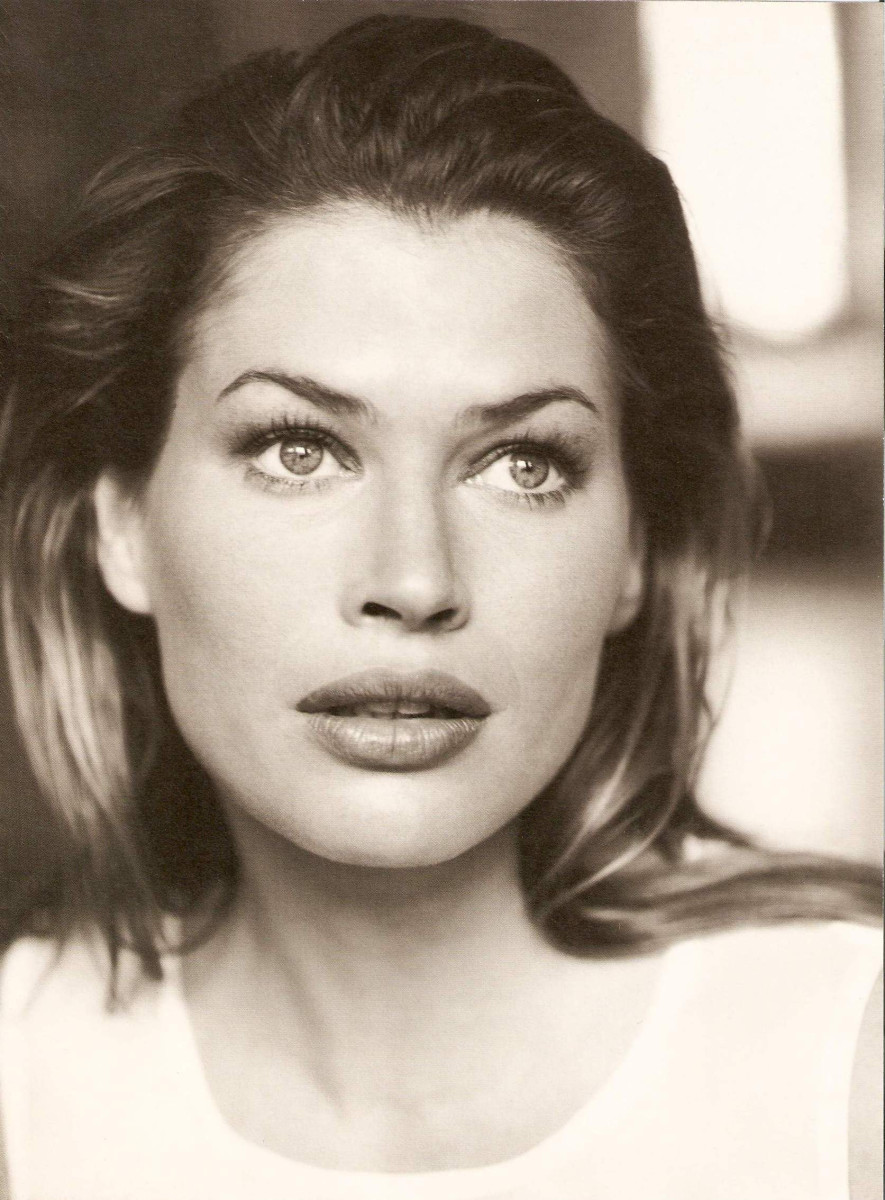 Carre Otis: pic #263561