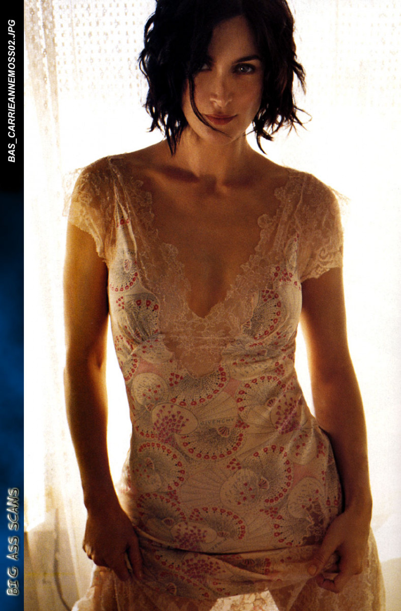 Carrie Anne Moss: pic #3549
