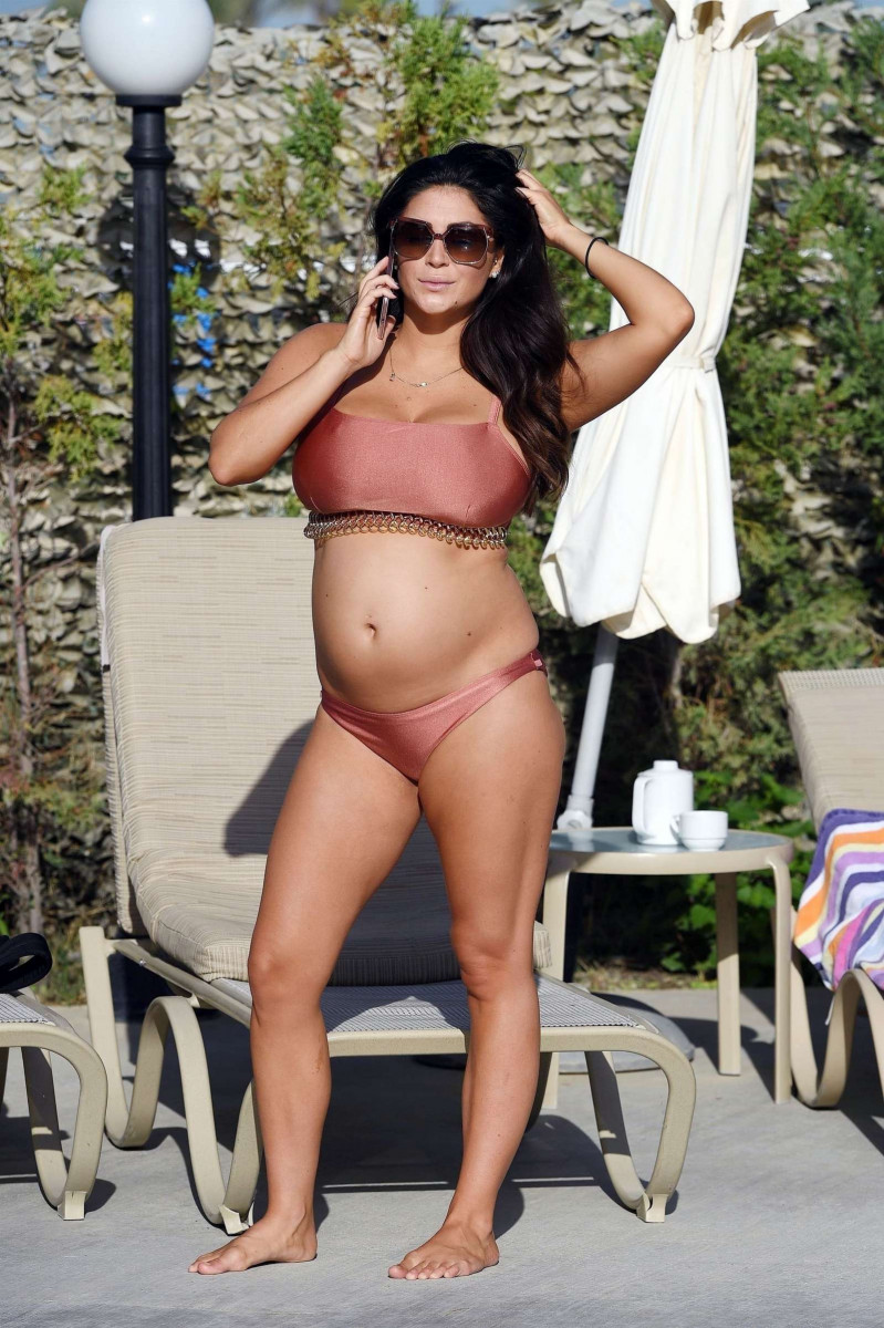 Casey Batchelor: pic #984006