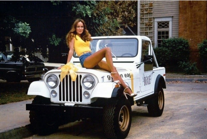 Catherine Bach: pic #1249394