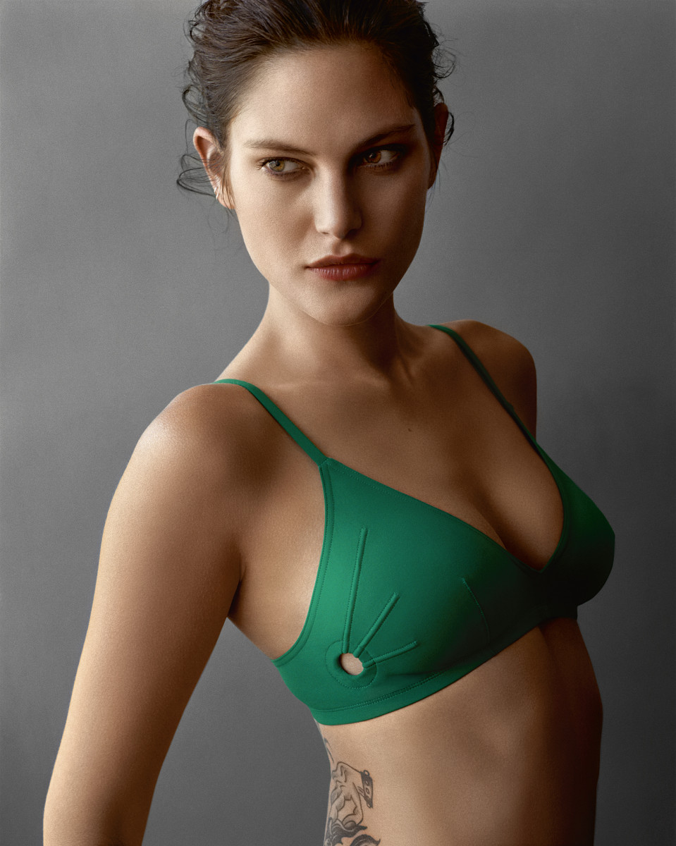 Catherine McNeil: pic #878420