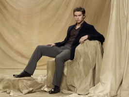 Chace Crawford photo #