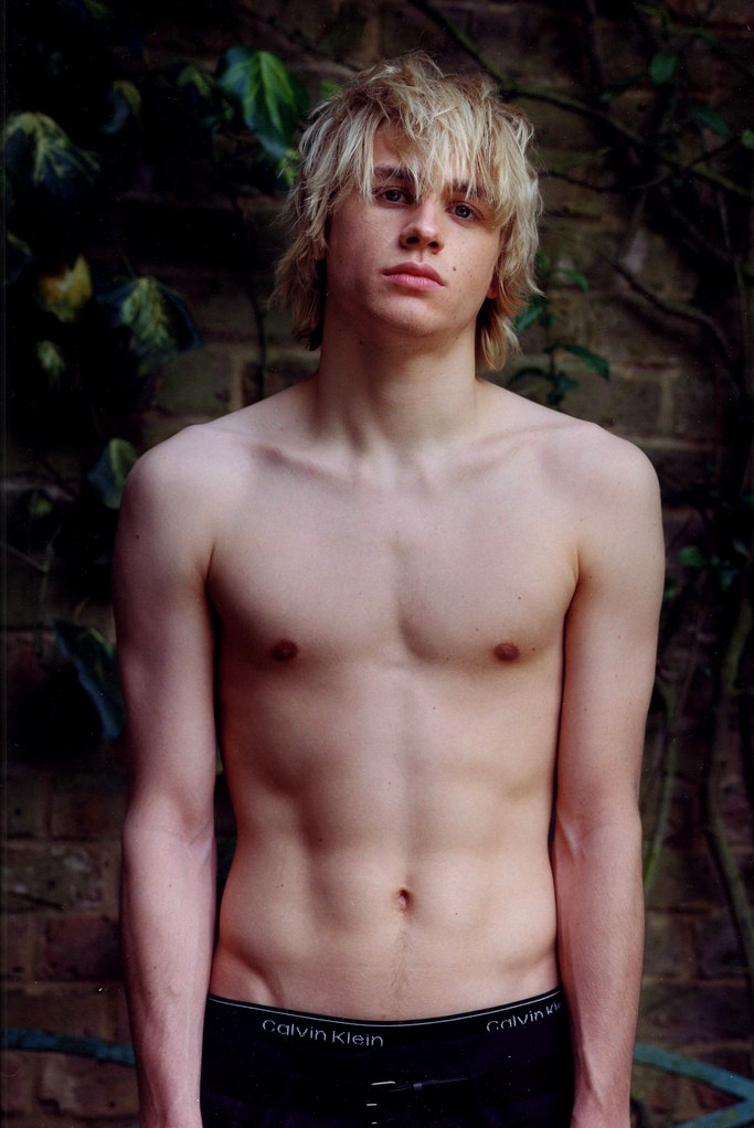 Charlie Hunnam: pic #523158
