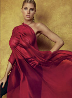 Charlotte Mckinney photo #