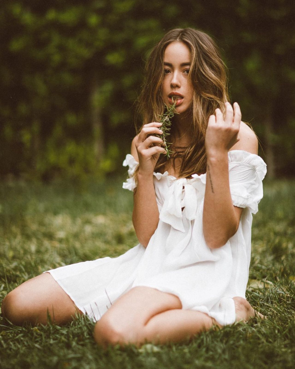 Chloe Bennet: pic #1143110