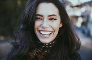 Chloe Bridges photo #