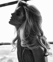 Chloe Lloyd photo #