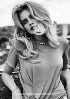 Chloe Lloyd photo #