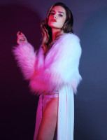 Chloe Lloyd photo #