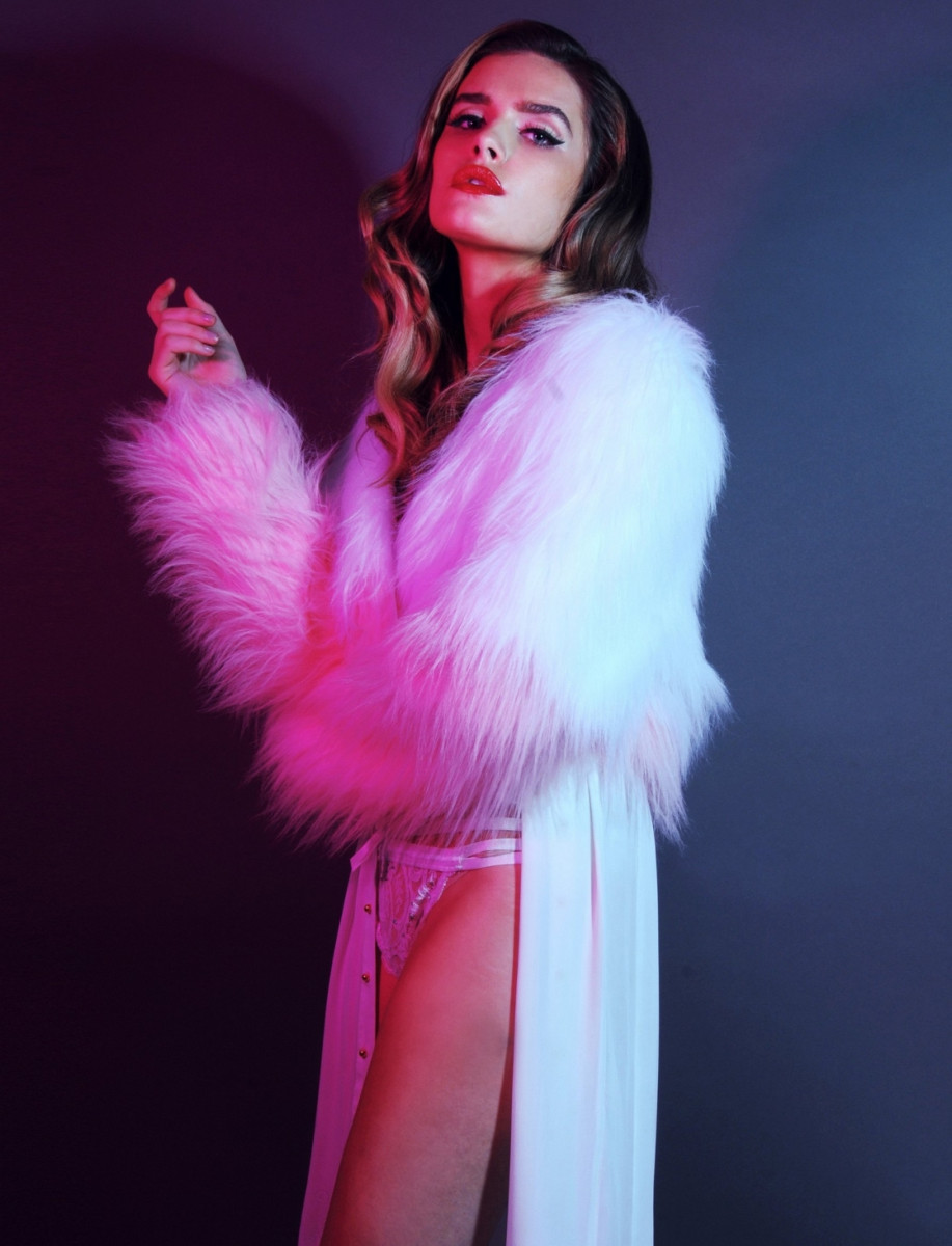 Chloe Lloyd: pic #921537
