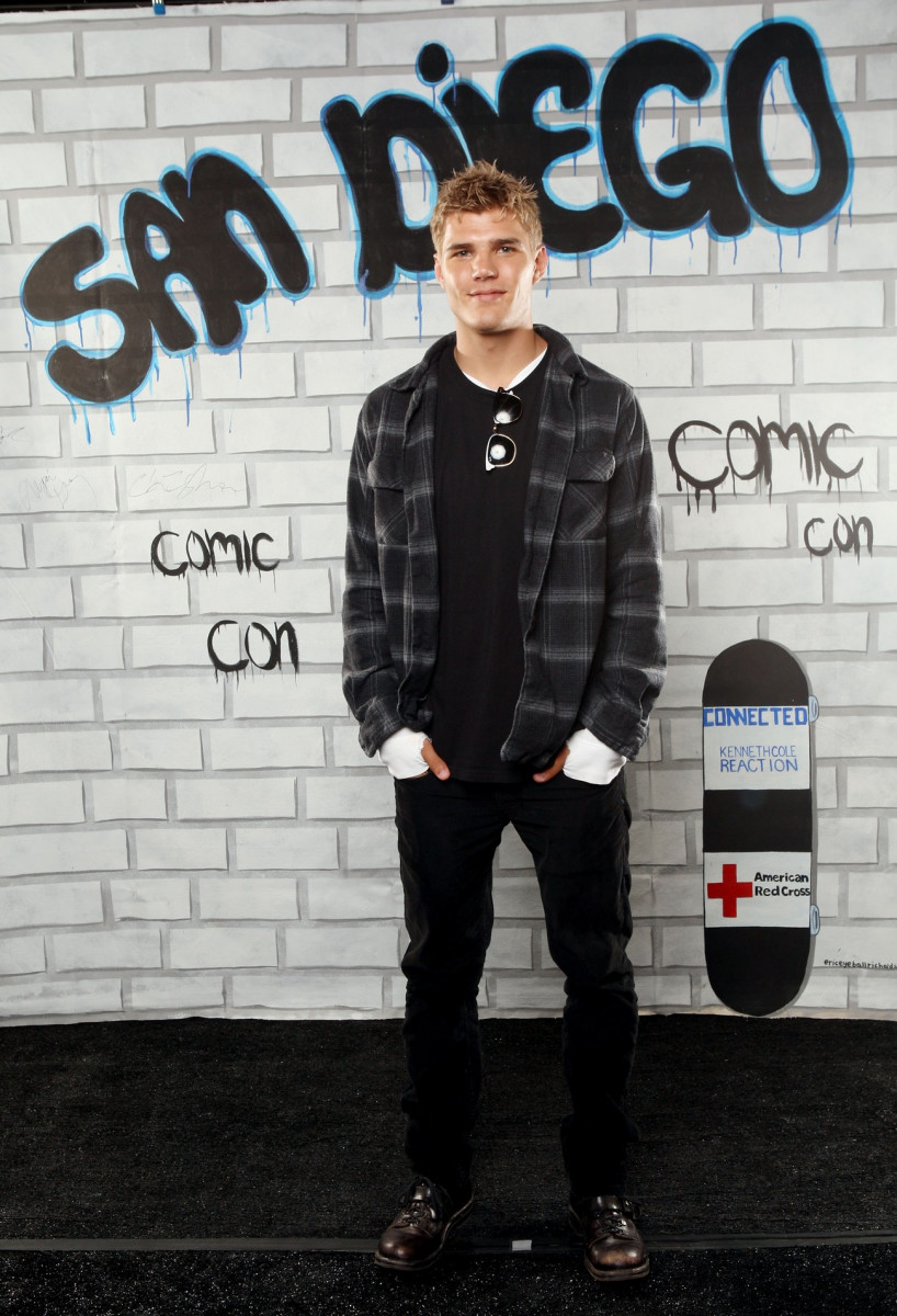 Chris Zylka: pic #492763