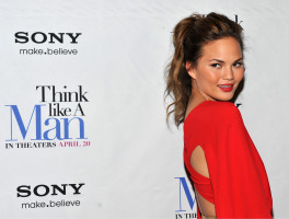 Christine Teigen photo #