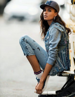 Cindy Bruna photo #