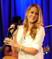 Colbie Caillat photo #