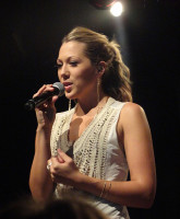 Colbie Caillat photo #