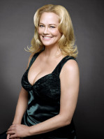 Cybill Shepherd photo #