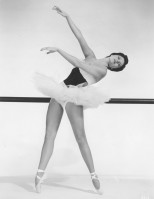 Cyd Charisse photo #