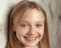 Dakota Fanning photo #