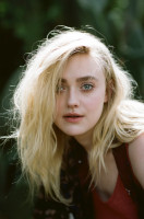 Dakota Fanning photo #